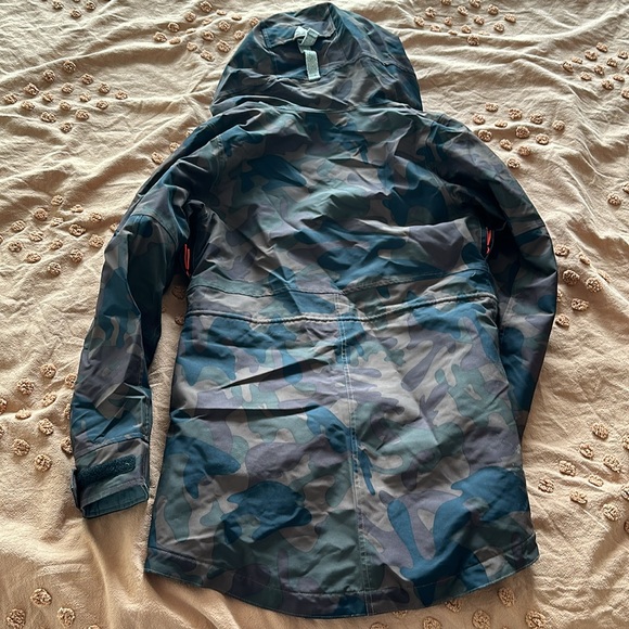 Holden Women’s Snowboard/Ski Coat - Picture 6 of 6